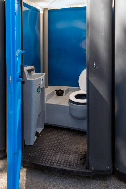 Best Porta potty rental near me  in Clinton, KY