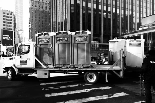 Best Best portable toilet rental  in Clinton, KY